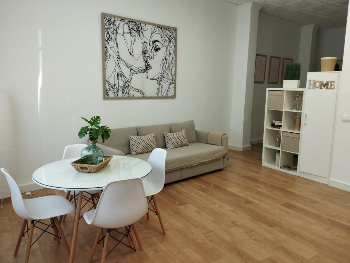 Apartamento Turistico Leo Baena Exterior photo