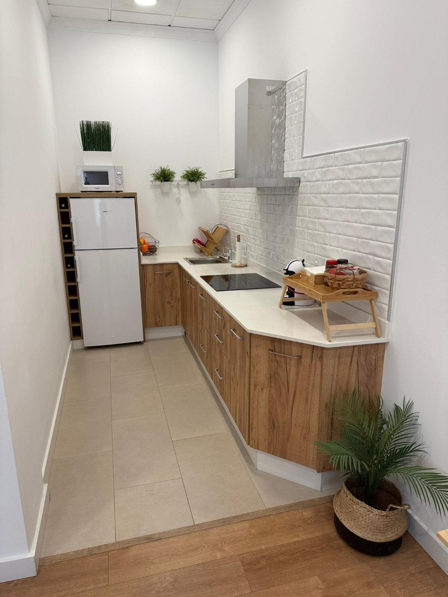 Apartamento Turistico Leo Baena Exterior photo